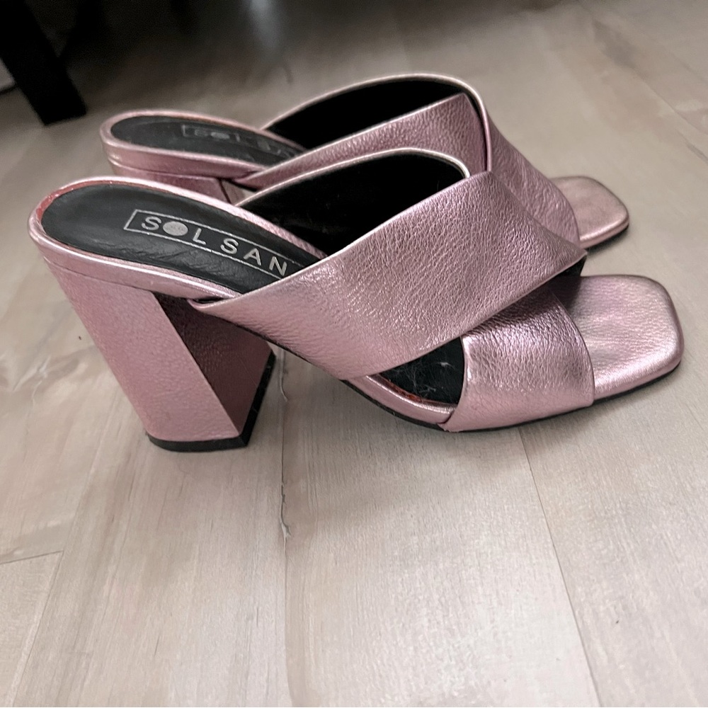 Pink metallic Sol Sana mules